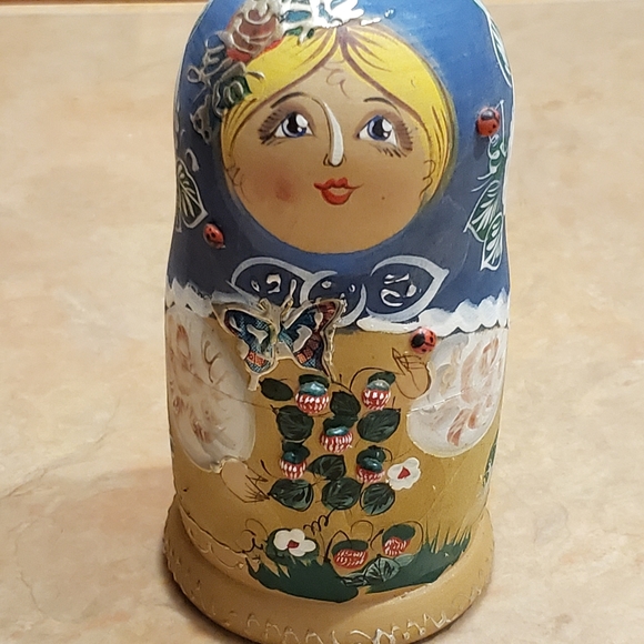 Russian nesting dolls - Picture 2 of 5